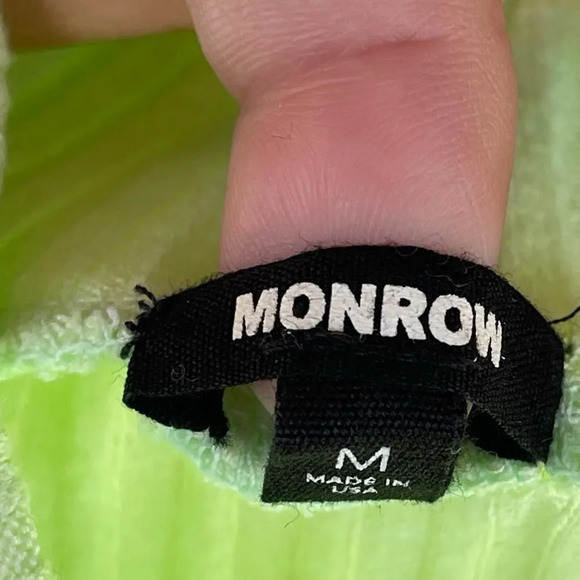 MONROW  Turtle Neck Tee in Wasabi medium - Picture 6 of 6